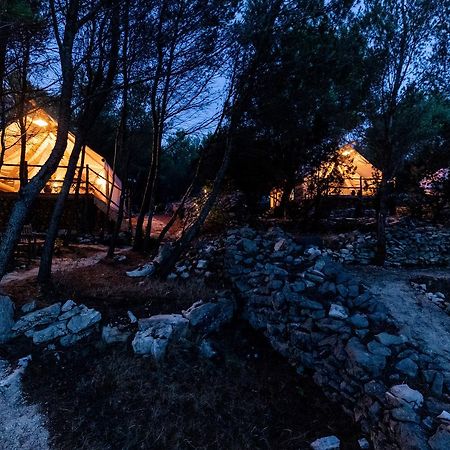 Plage Cachee - Glamping วรอสกา ภายนอก รูปภาพ