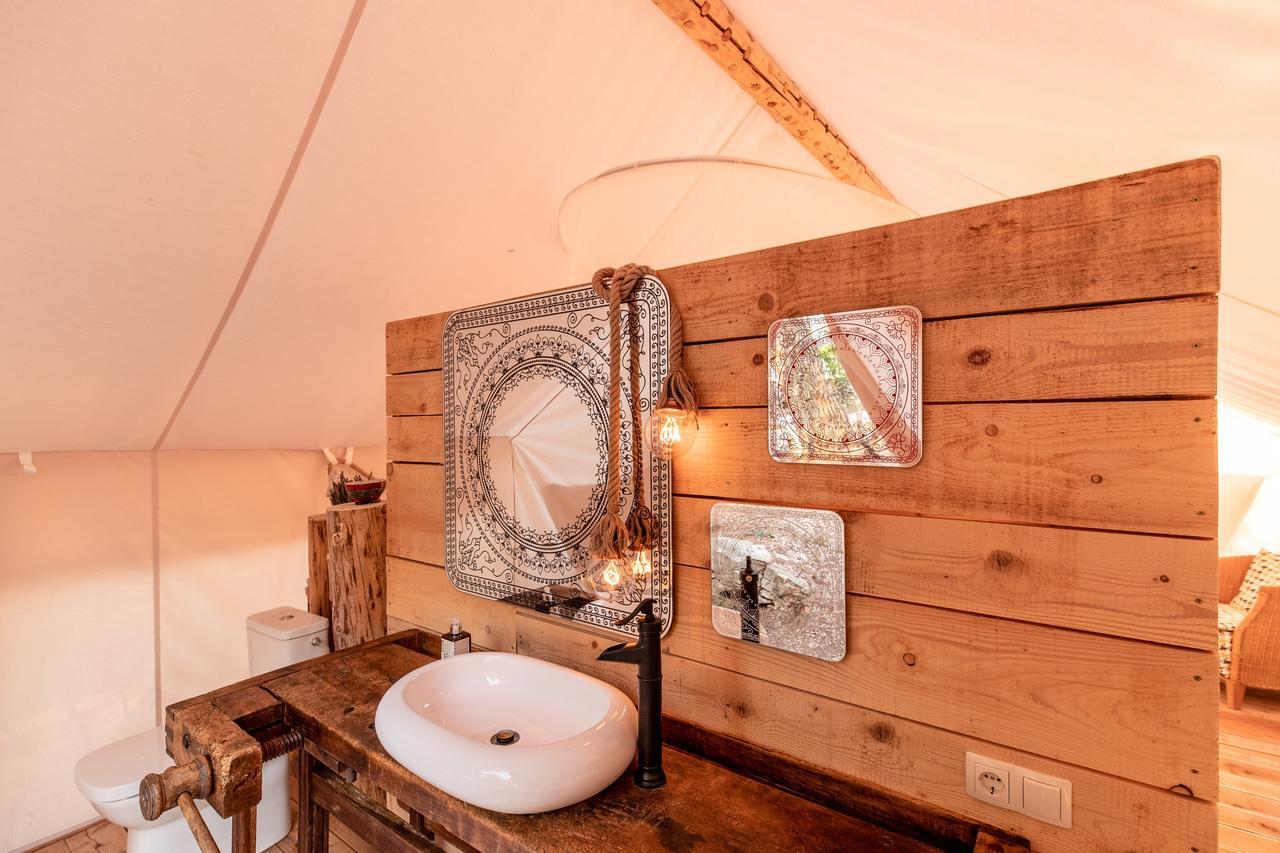 Plage Cachee - Glamping วรอสกา ภายนอก รูปภาพ