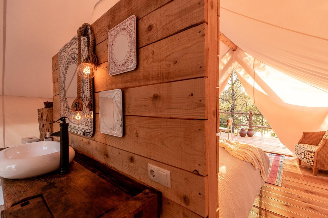 Plage Cachee - Glamping วรอสกา ภายนอก รูปภาพ