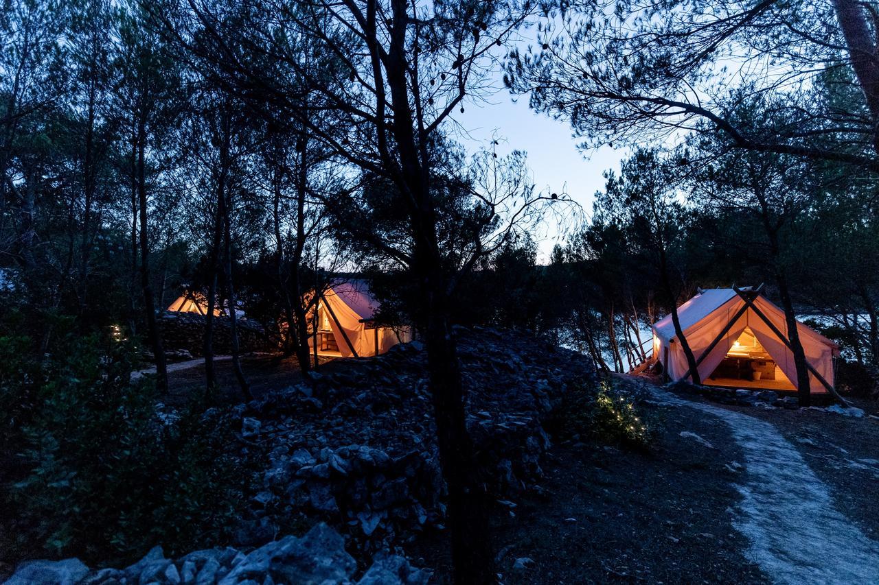Plage Cachee - Glamping วรอสกา ภายนอก รูปภาพ